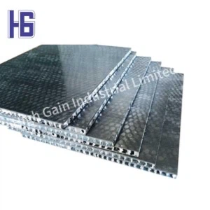 Лист от въглеродни влакна тип пчелна пита